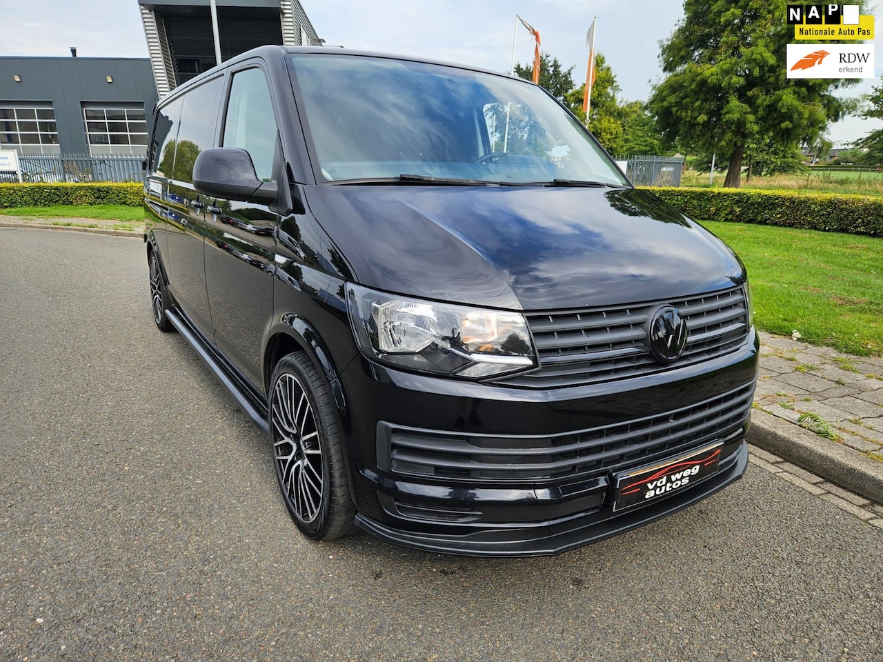 Volkswagen Transporter - 2.0 TDI L2H2 Comfortline airco navi 20inch - AutoWereld.nl