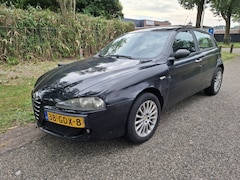 Alfa Romeo 147 - 1.9 JTD Impression | Leder | Airco