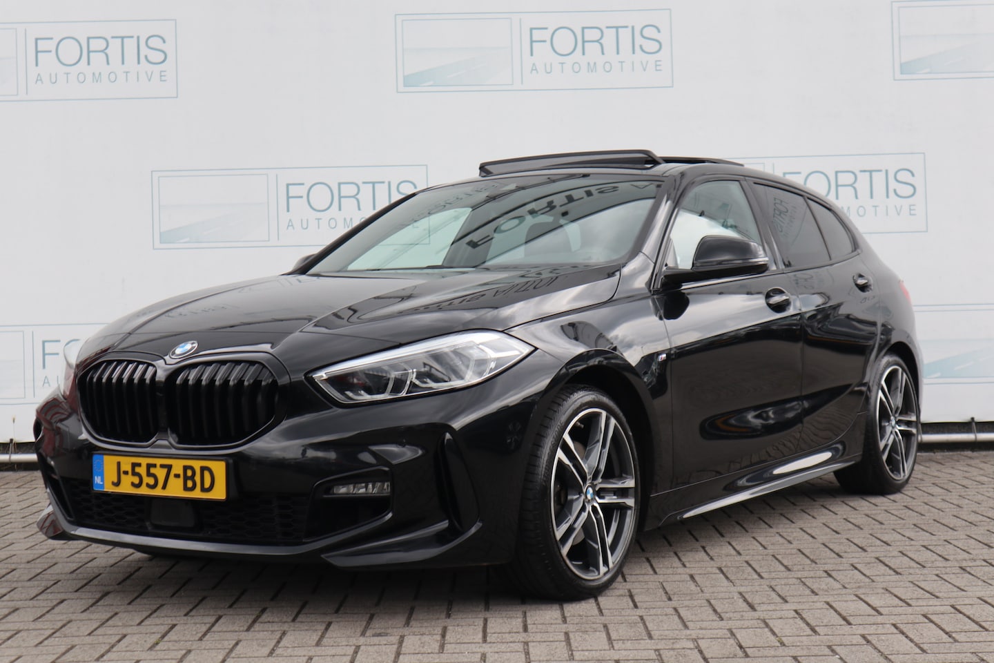 BMW 1-serie - 118i High Executive M-sport NL AUTO | VOL LEDER | PANO | ADAPTIVE CRUISE | CARPLAY | - AutoWereld.nl