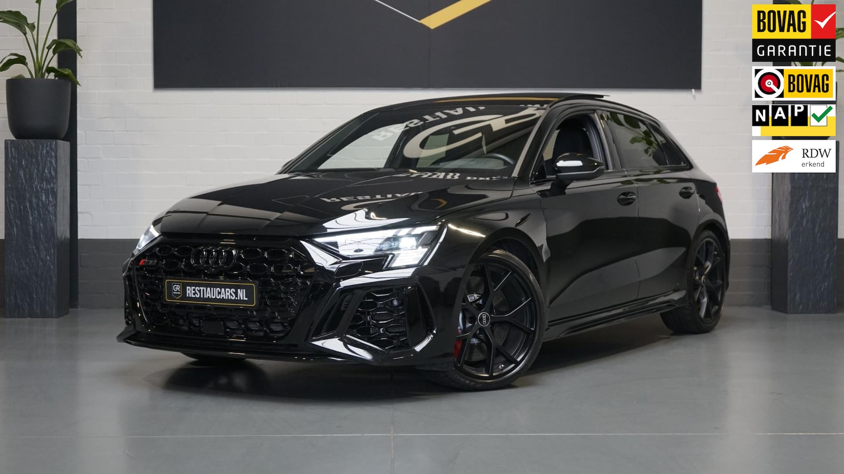 Audi RS3 - Sportback 2.5 TFSI Quattro ACC-BLACK OPTIK-BANG&OLUFSEN-CAMERA-HUD-KEYLESS-PANORAMA-LEDER- - AutoWereld.nl