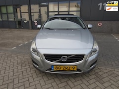 Volvo V60 - 2.4 D6 AWD Plug-In Hybrid Summum 2013 Bi-Xenon|Navi|Leder