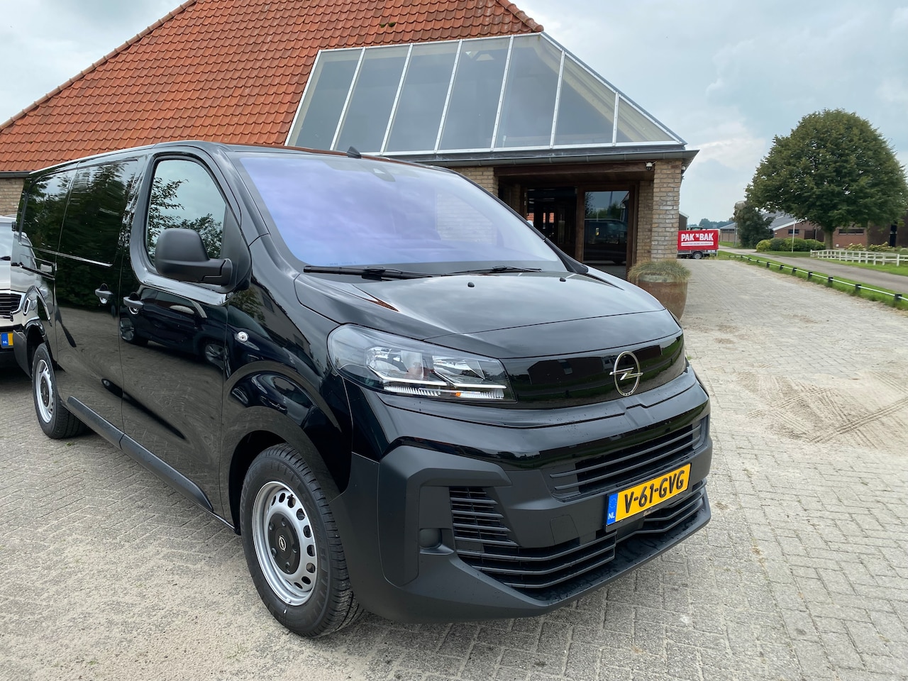 Opel Vivaro - 2.0 Diesel 145 S&S L3 - AutoWereld.nl