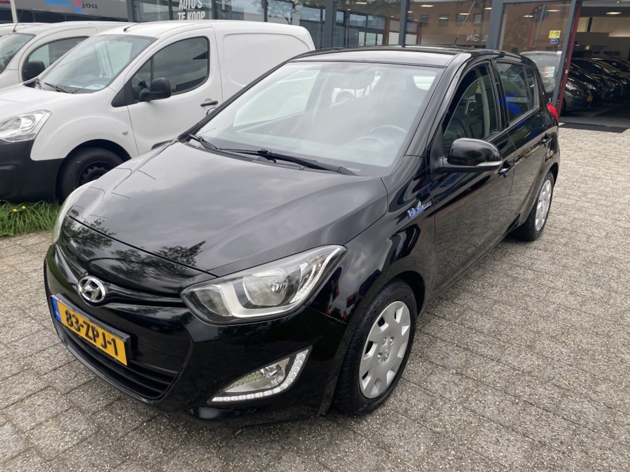 Hyundai i20 - 1.2i i-Motion Eerste Eig NW APK BJ 2013 !!!! - AutoWereld.nl