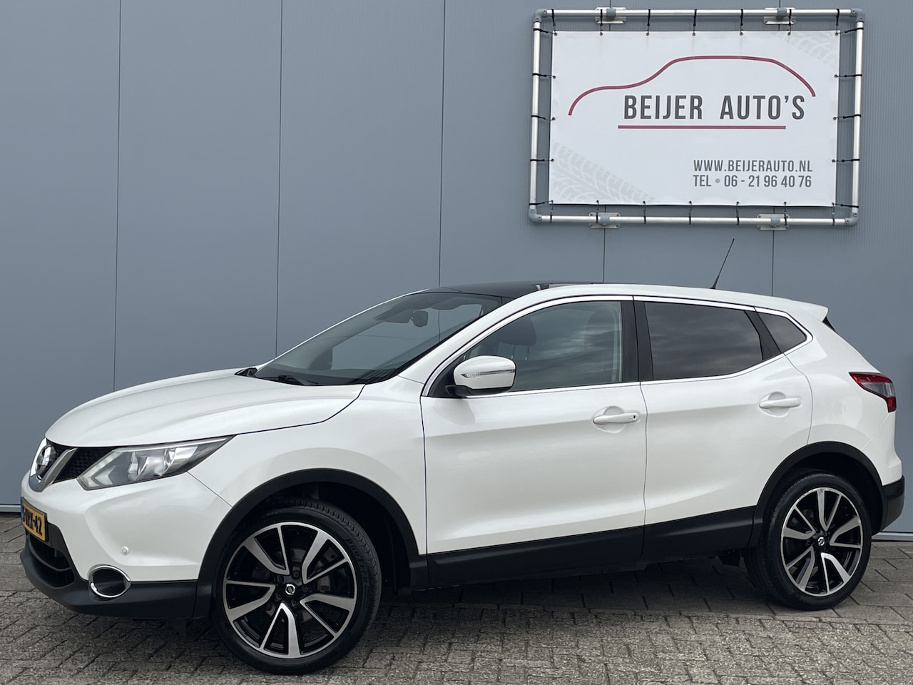 Nissan Qashqai - 1.2 Connect Edition Pano/Camera/19inch. - AutoWereld.nl