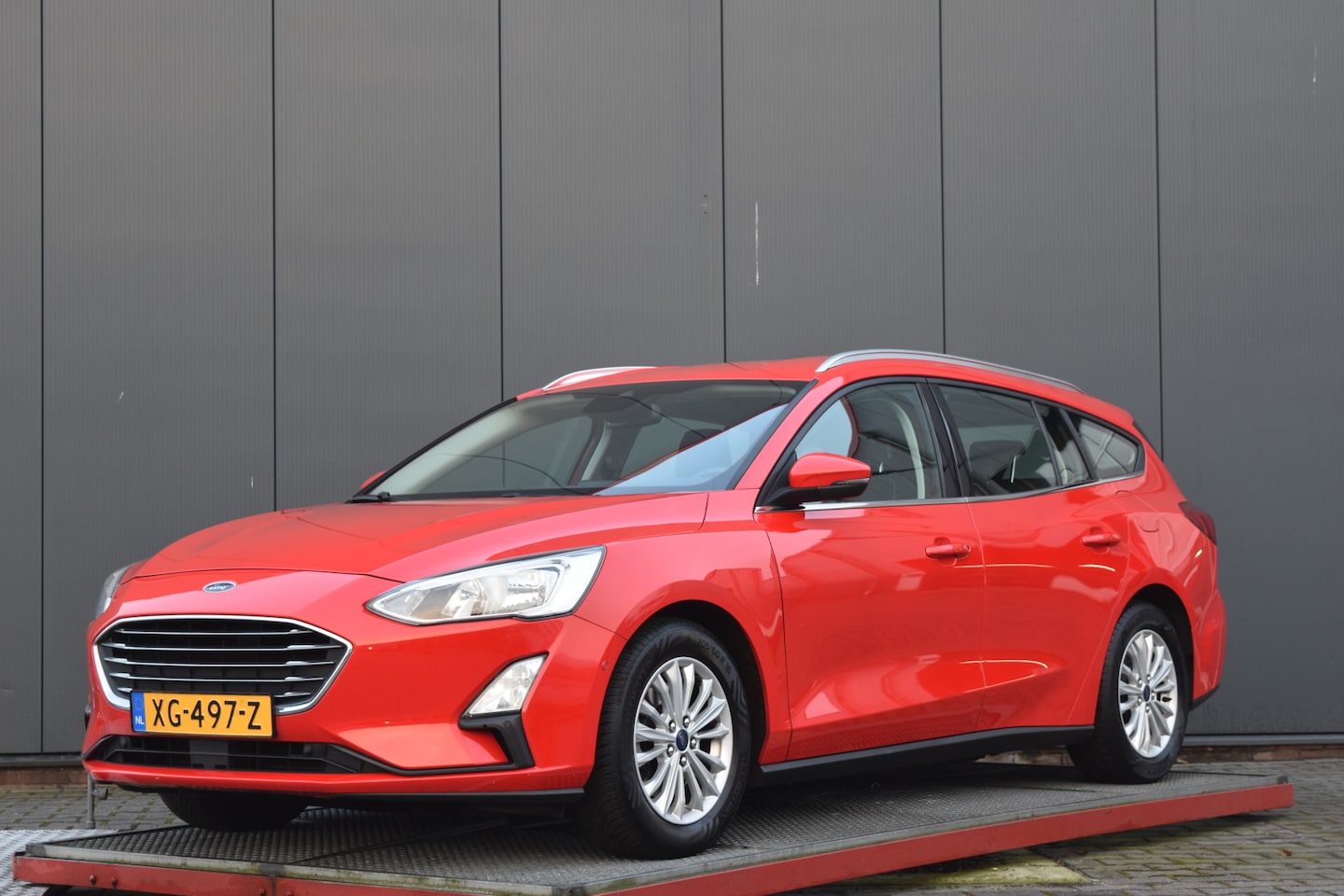 Ford Focus Wagon - 1.0 EcoBoost Titanium Business trekhaak camera b&o - AutoWereld.nl