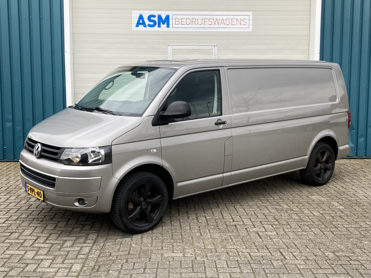 Volkswagen Transporter - 2.0 TDI 180Pk L2H1 Comfortline / Cruise / Airco / Trekhaak / Apk t/m 01-03-2025 - AutoWereld.nl