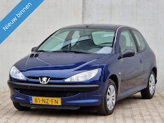 Peugeot 206 - 1.1 XR