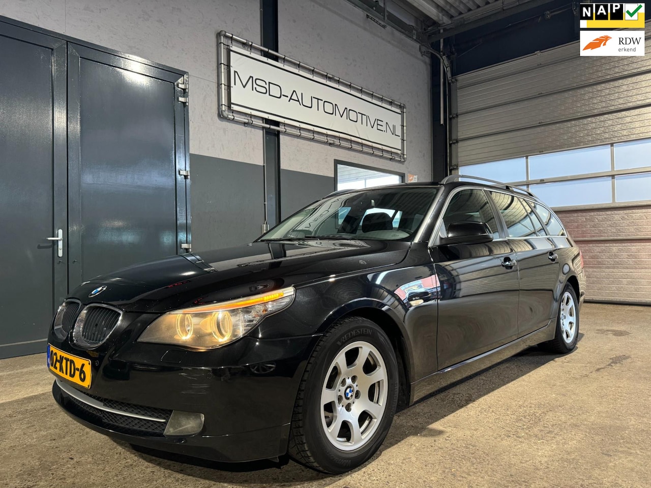 BMW 5-serie Touring - 520d Corporate Lease Business Line Edition I NAP - AutoWereld.nl