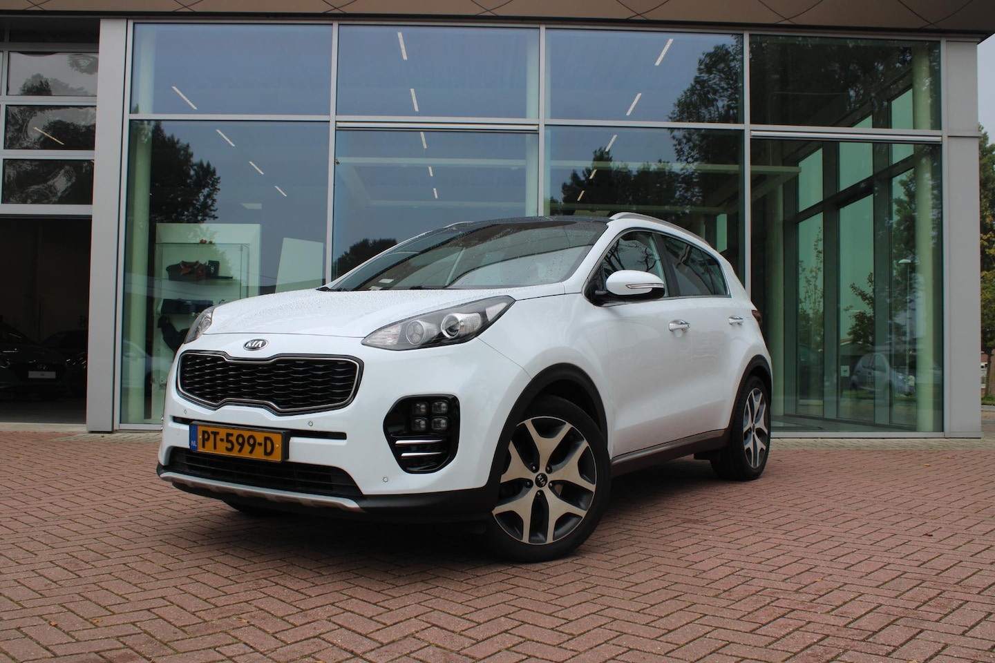 Kia Sportage - 1.6 T-GDI GT-Line Parkeercamera - Trekhaak - Parkeersensor achter - AutoWereld.nl