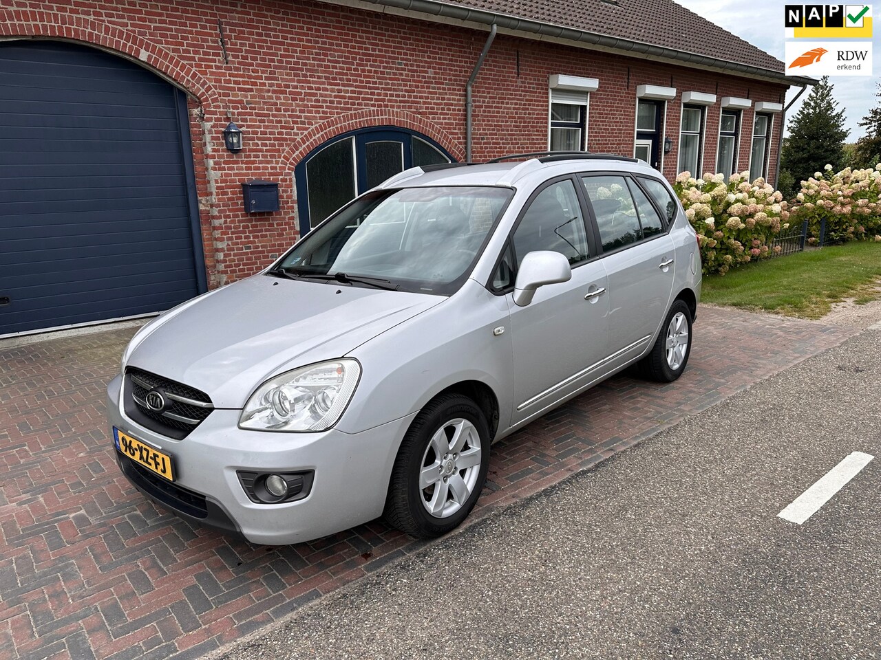 Kia Carens - 2.0 CVVT X-ecutive 7persoon LPG installatie - AutoWereld.nl