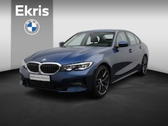 BMW 3-serie - Sedan 318i | Executive | PDC Voor + Achter | DAB | Automatische Airconditioning | 19''