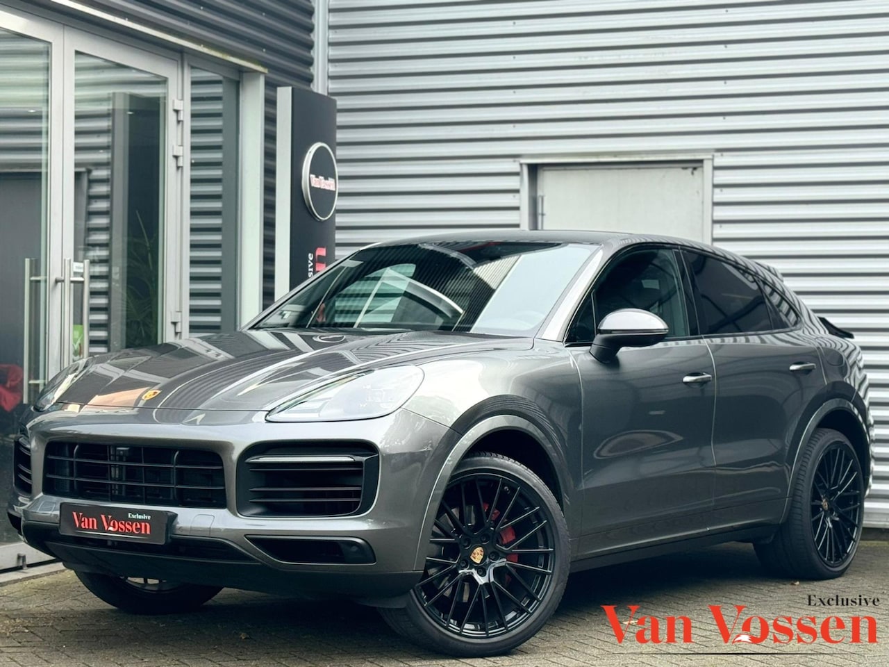 Porsche Cayenne Coupé - 3.0 E-Hybrid Platinum Edition|Chrono|Sportuitlaat|Luchtvering|360 Camera|Keyless|Memory| - AutoWereld.nl