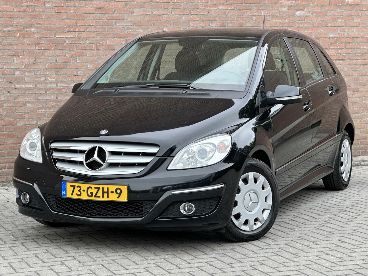 Mercedes-Benz B-klasse - 170 Automaat - Navi - Cruise - Parkeersensoren Voor + Achter - AutoWereld.nl