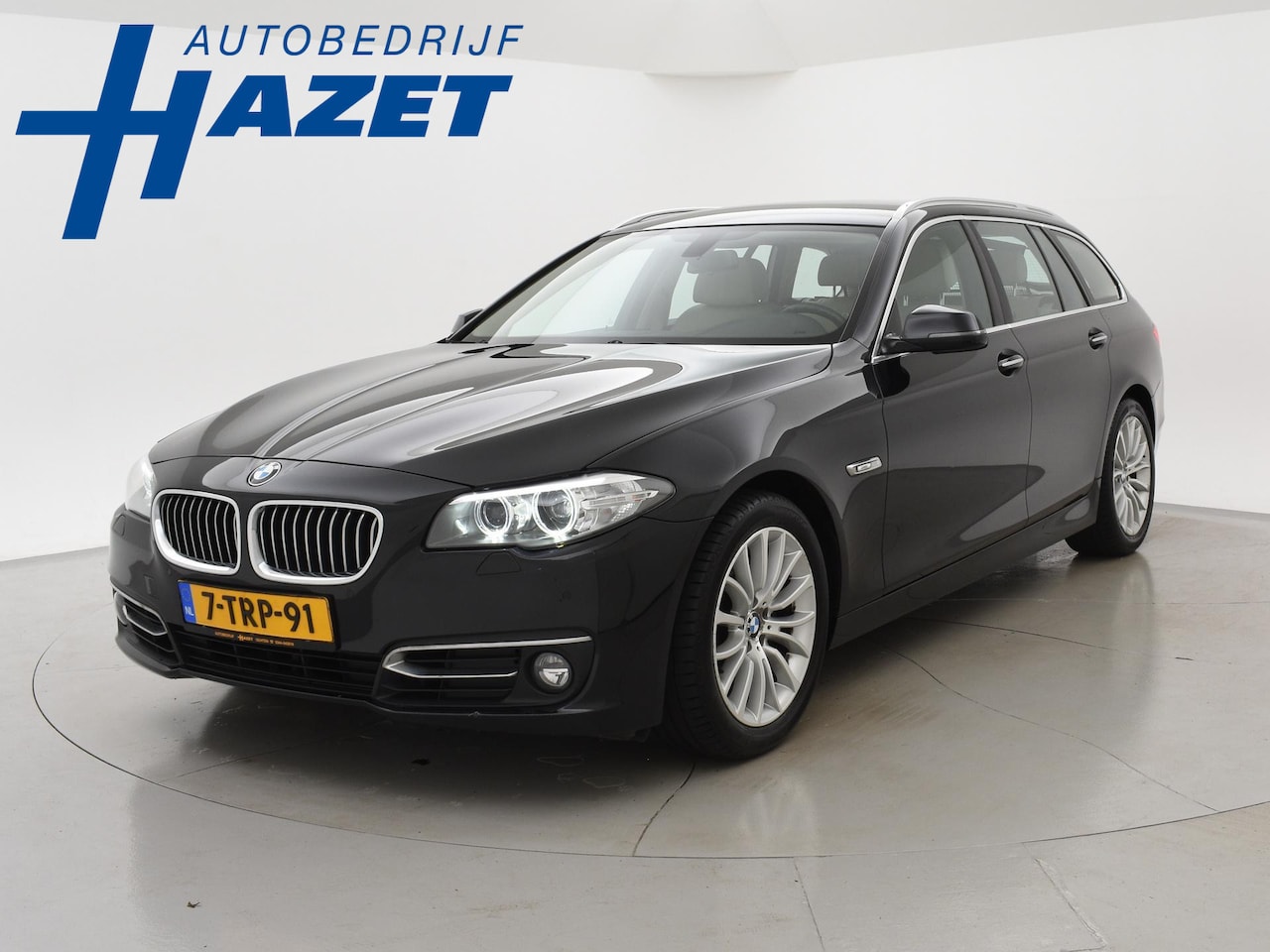 BMW 5-serie Touring - 520D 184 PK AUT. LUXURY + COMFORTSTOELEN / DIGITALE COCKPIT / TREKHAAK - AutoWereld.nl