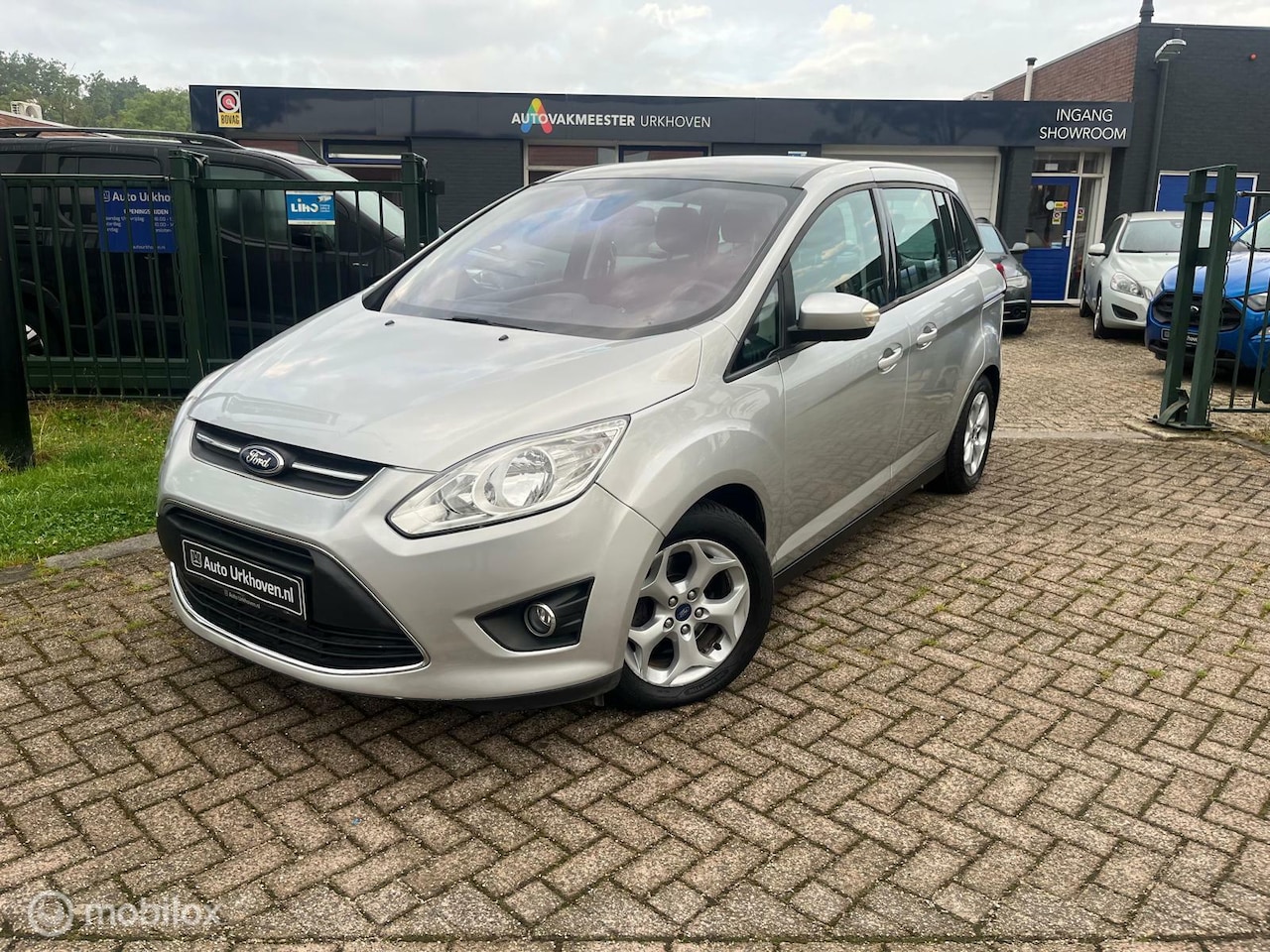 Ford Grand C-Max - 1.0 Ambiente 7p.pano/navi/12 mnd garantie mogelijk - AutoWereld.nl