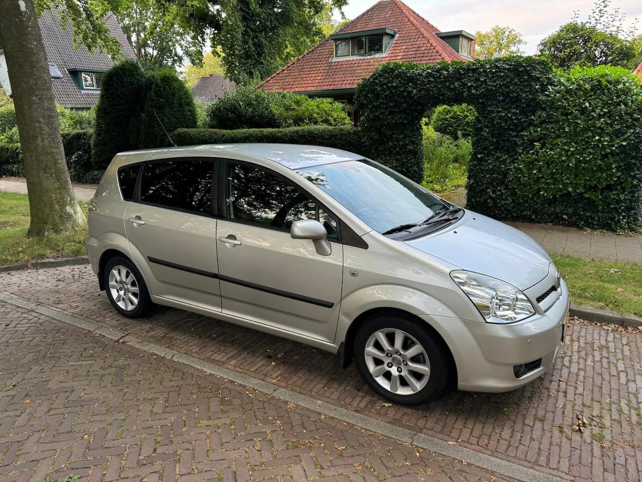 Toyota Verso - 1.8 VVT-i Dynamic 7p.| Automaat| NAP - AutoWereld.nl