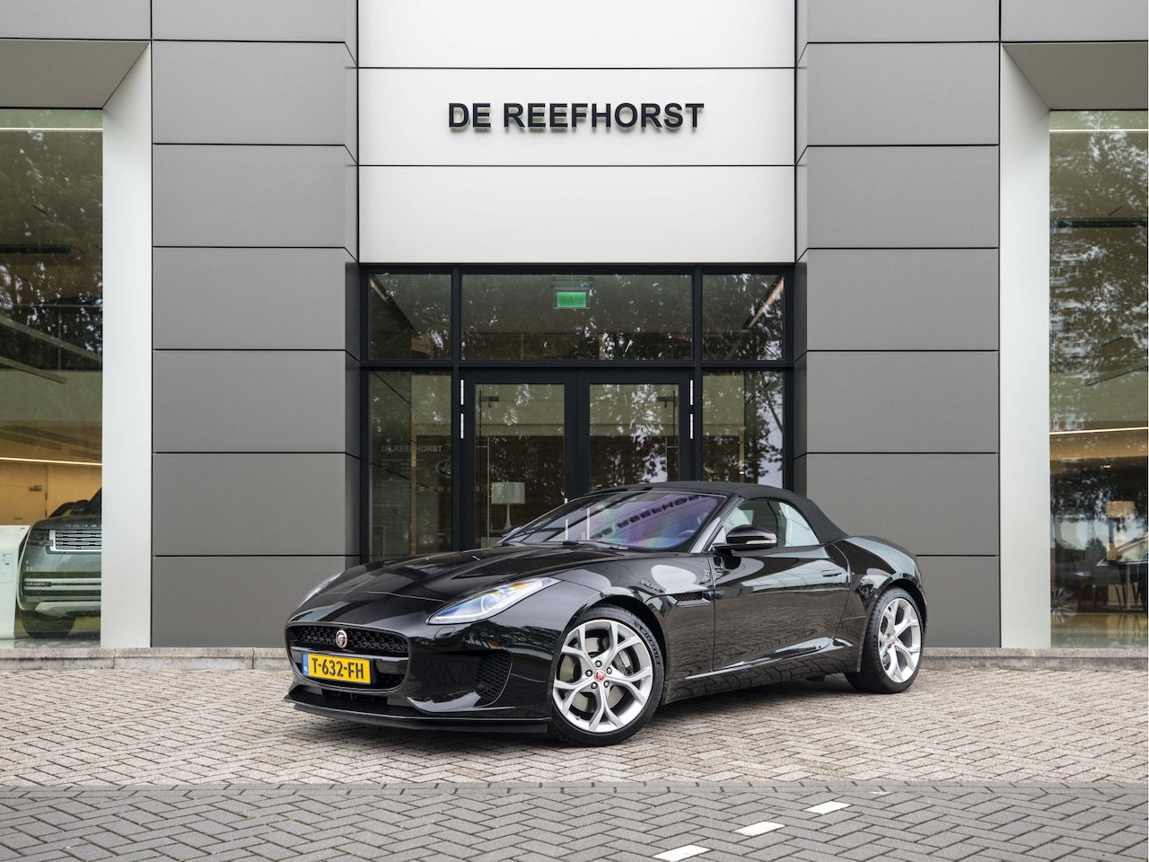 Jaguar F-type - 2.0T R-Dynamic Dealer onderhouden | Stuurwielverwarming | Meridian - AutoWereld.nl