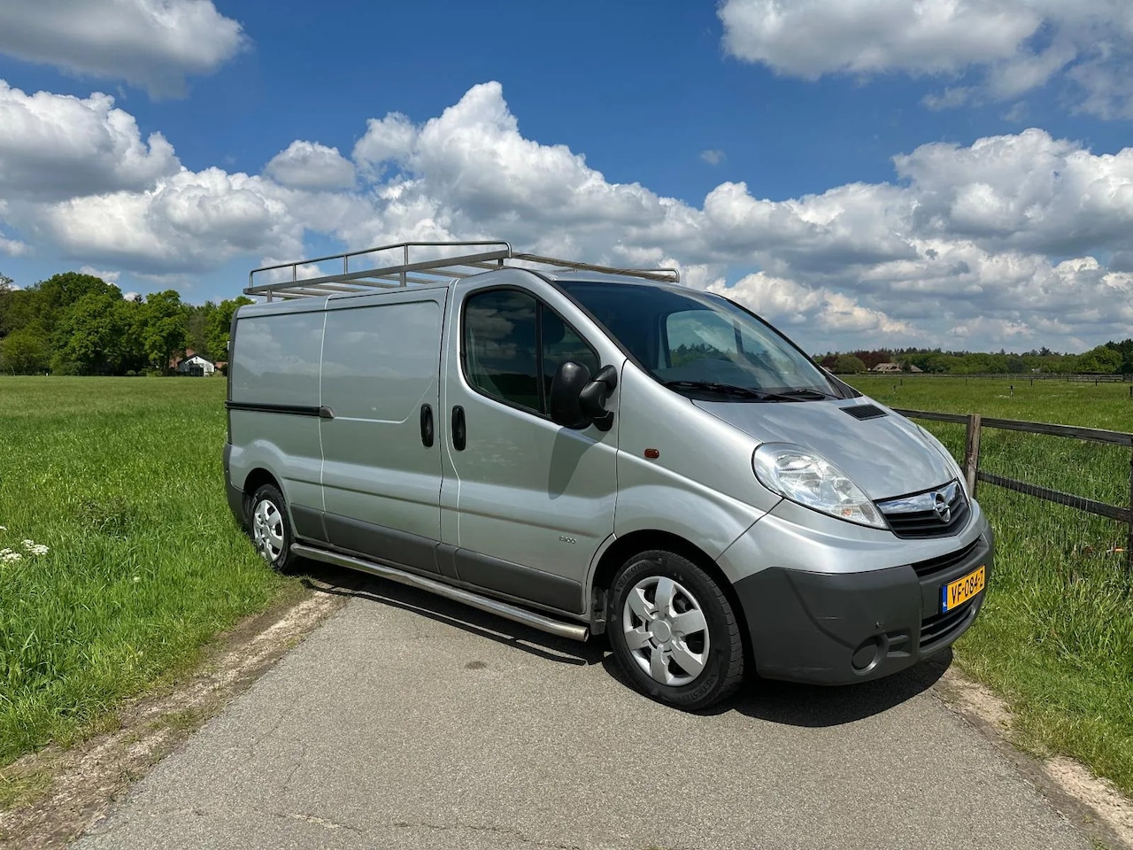 Opel Vivaro - 2.0 CDTI L2H1 '13 MARGE lichte zijschade! NIEUWE APK - AutoWereld.nl