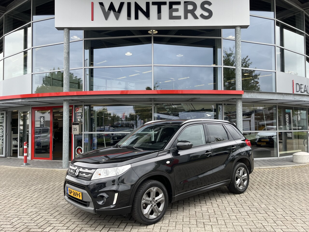 Suzuki Vitara - 1.6 Exclusive 17" LMV Navi+BT+Cam Cr. Control Stoelvw. - AutoWereld.nl