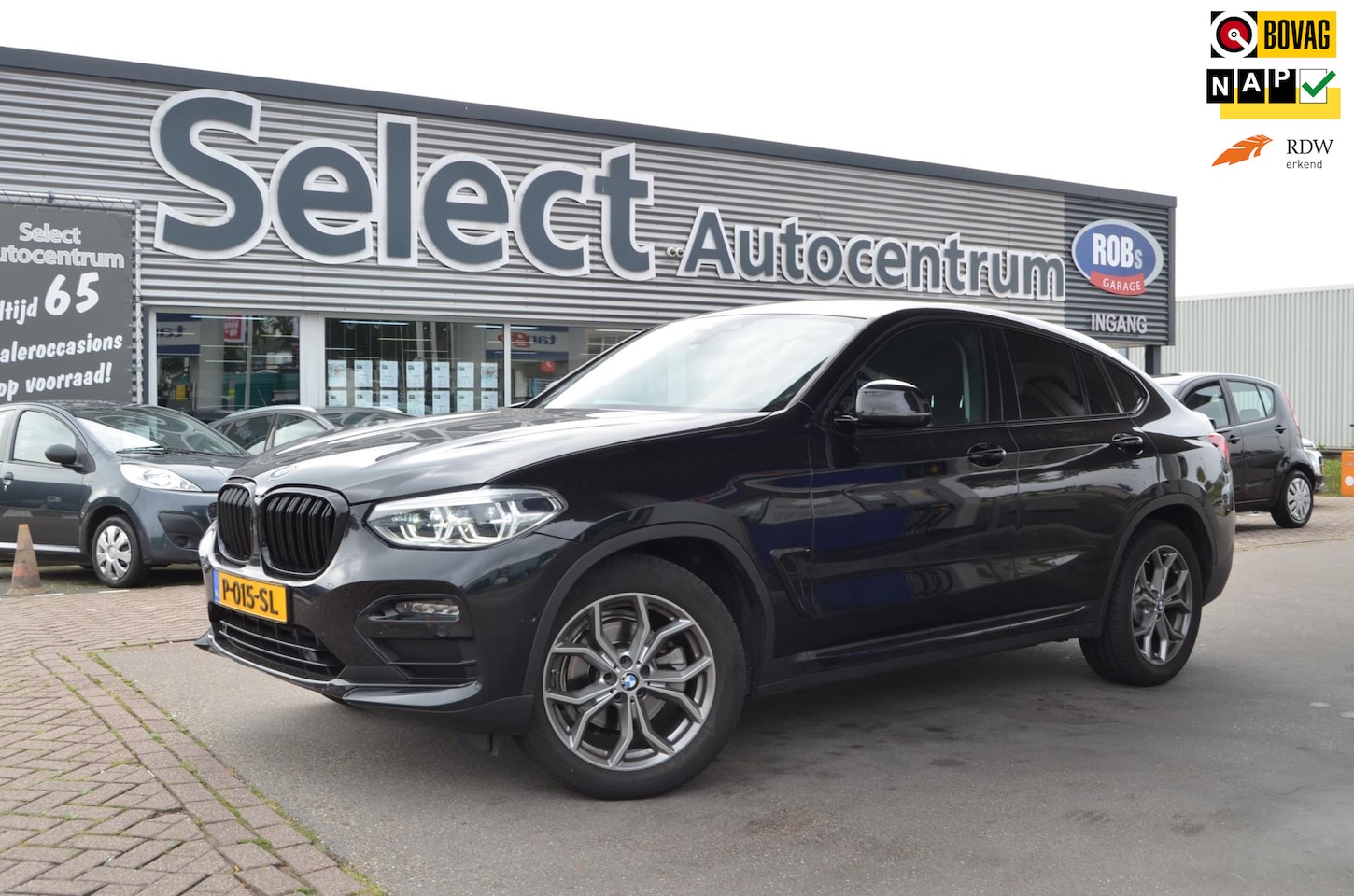 BMW X4 - XDrive20i High Executive|M-PAKKET STOELEN|STUUR|HALF LEER|STOELVERW.|360"CAM|DIGTAAL DASHB - AutoWereld.nl