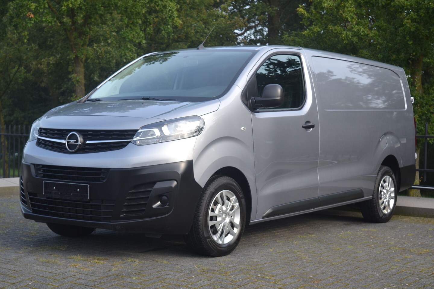 Opel Vivaro - 2.0 CDti Kasten L3H1 - AutoWereld.nl