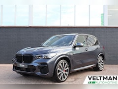 BMW X5 - xDrive45e M-Sport PANO HEAD UP LUCHTVERING 22 INCH TREKHAAK