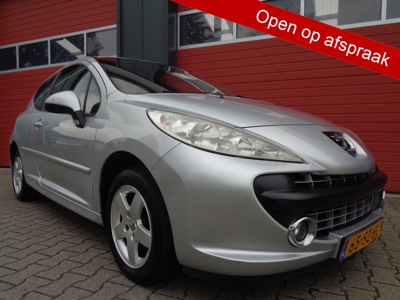 Peugeot 207 - 1.4-16V XS Pack 89PK Clima Navi NL-Auto - AutoWereld.nl