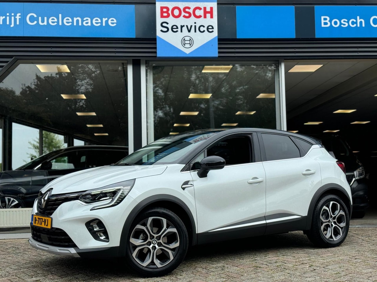 Renault Captur - TCe 140 EDC Intens Navi / Parkeersensoren / Full LED / Trekhaak - AutoWereld.nl