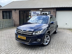 Volkswagen Tiguan - 1.4 TSI R-Line Panodak Leer Trekhaak