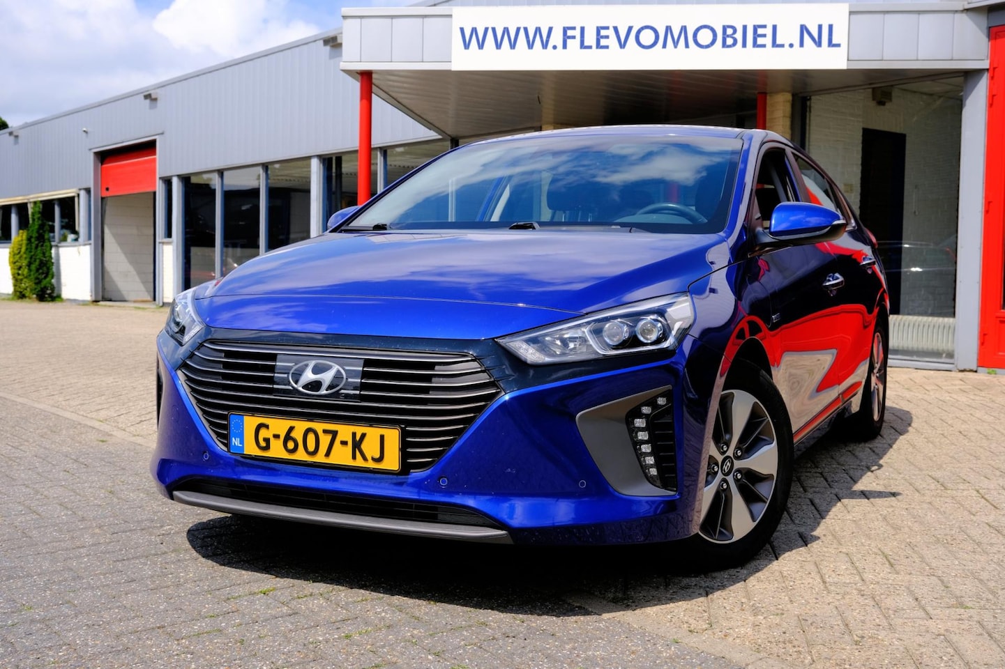 Hyundai IONIQ - 1.6 GDi PHEV Premium Aut. Xenon|Adapt.Cruise|Lanewarn|Clima|Navi - AutoWereld.nl