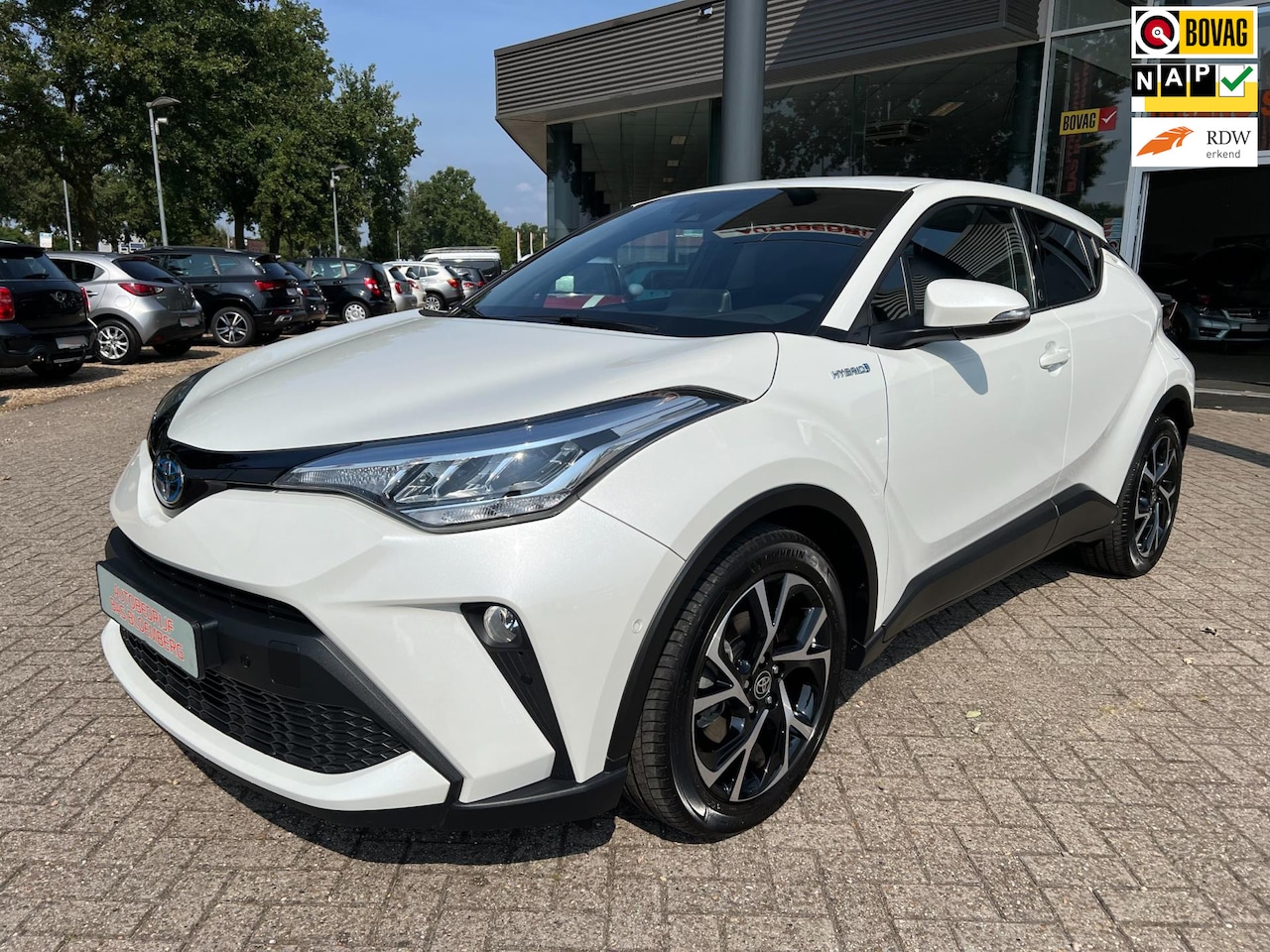 Toyota C-HR - 2.0 Hybrid 156 pk! Team D, automaat, Navi, Apple carplay, etc. - AutoWereld.nl