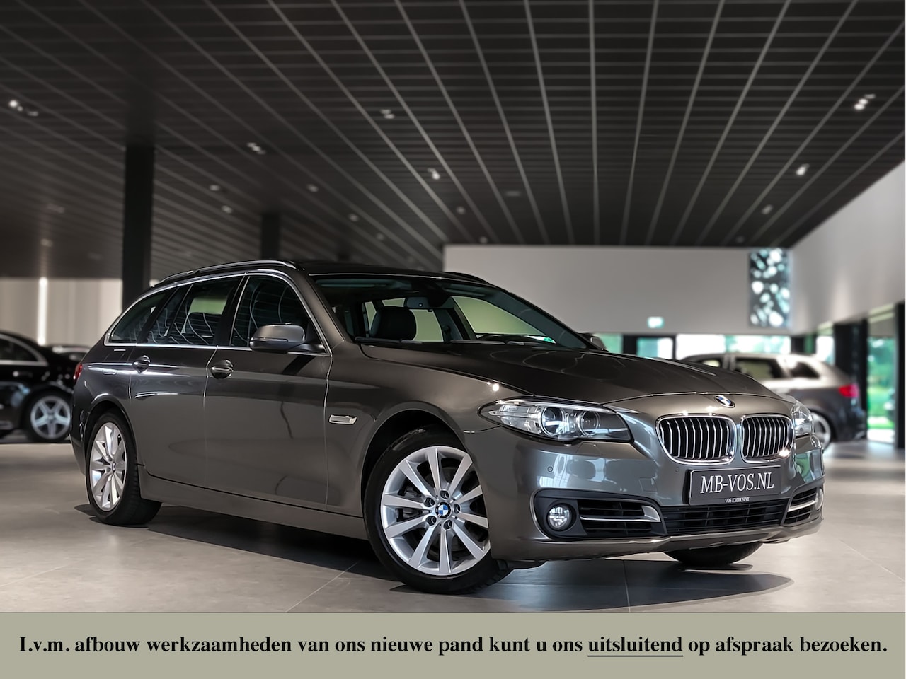 BMW 5-serie Touring - 520d High Executive Panoramadak|Sportstoelen|Aut-Trekhaak|Keyless|EDC|18" - AutoWereld.nl