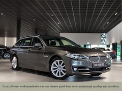 BMW 5-serie Touring - 520d High Executive Panoramadak|Sportstoelen|Aut-Trekhaak|Keyless|EDC|18"|Leder