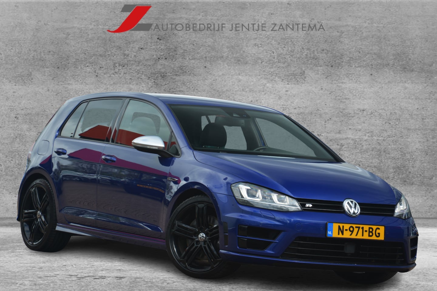 Volkswagen Golf - 2.0 TSI R 4Motion | Navigatie | Leer | Lane assist | ACC | Keyless | Camera | Lapiz blue!! - AutoWereld.nl