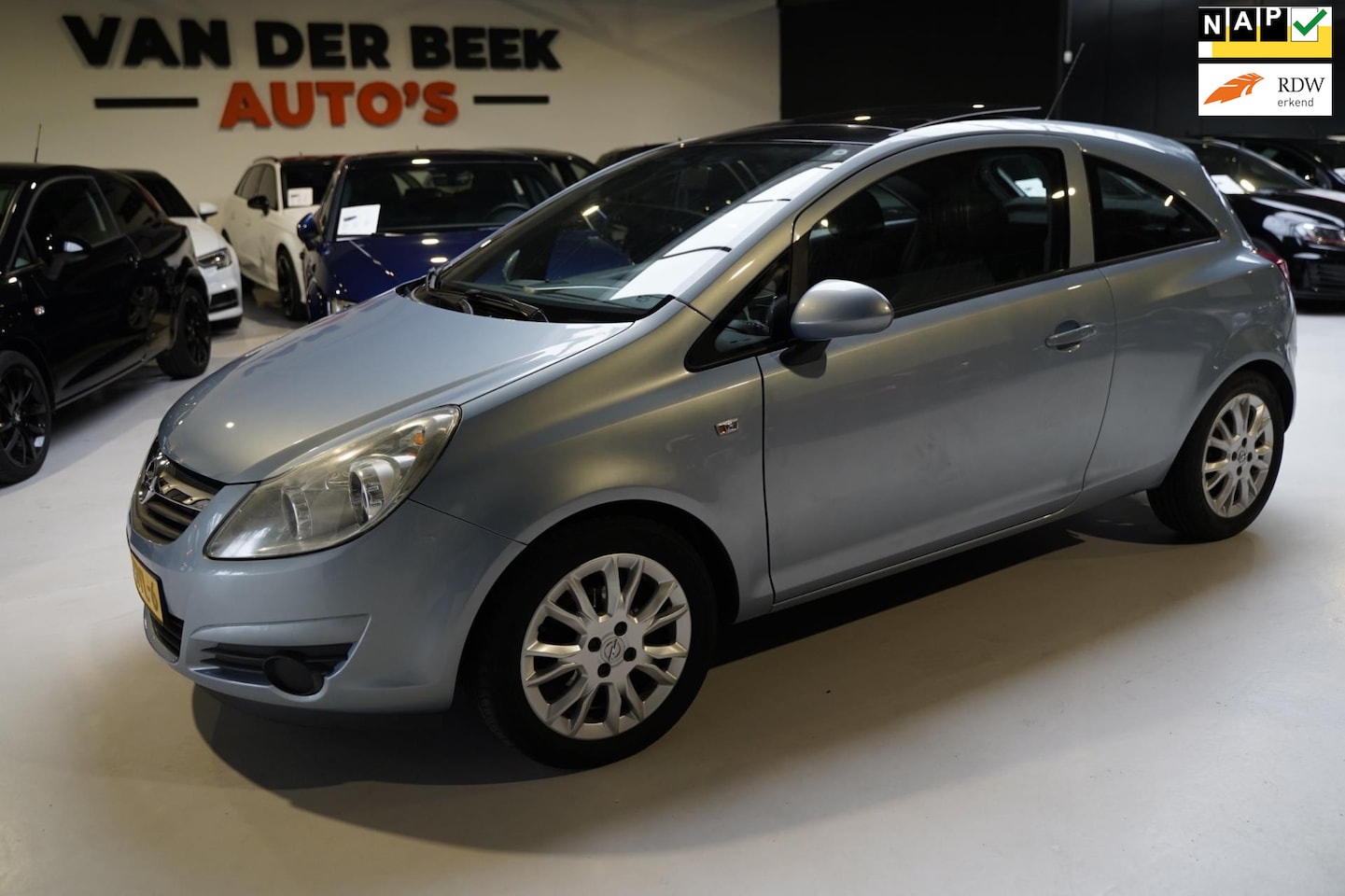 Opel Corsa - 1.2-16V Business|Airco|Panoramadak|Cruise - AutoWereld.nl