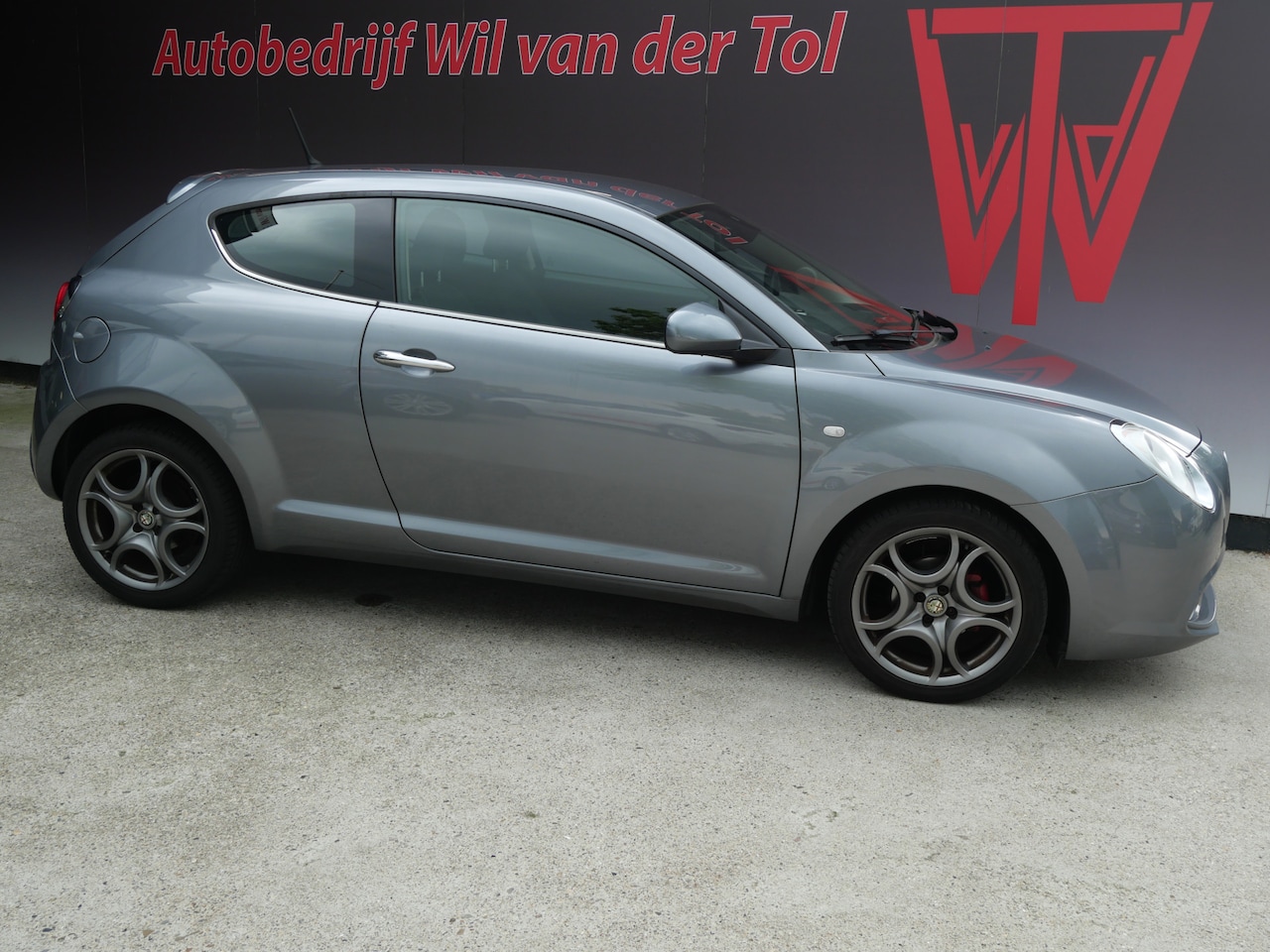 Alfa Romeo MiTo - TwinAir DISTINCTIVE | LEER | CLIMA | CRUISE | 6-BAK | NIEUWE APK!! - AutoWereld.nl