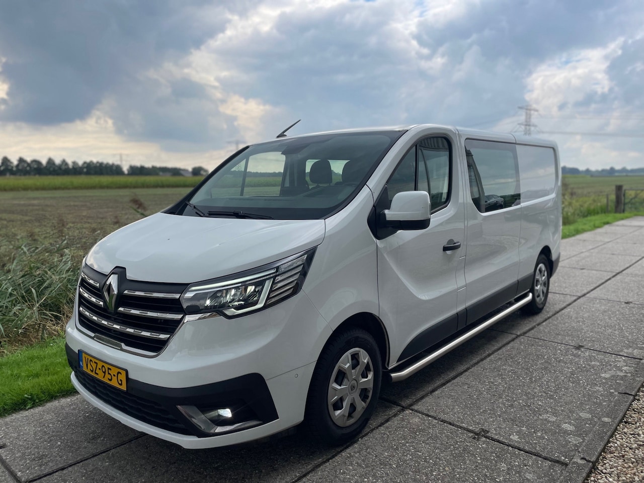 Renault Trafic - 2. 130 T29 L2H1 Dubbel cabine Work Edition - AutoWereld.nl