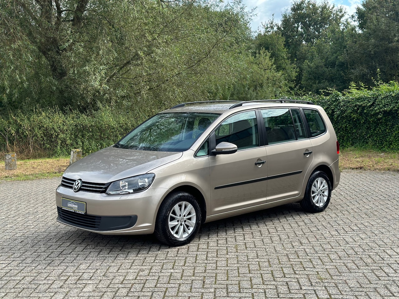 Volkswagen Touran - 1.4 TSI Comfortline 7p. DEALER OND I TREKHAAK I PDC I ZEER MOOI - AutoWereld.nl