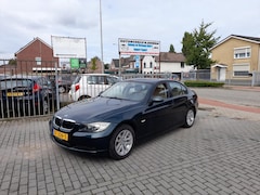 BMW 3-serie - 320i High Executive