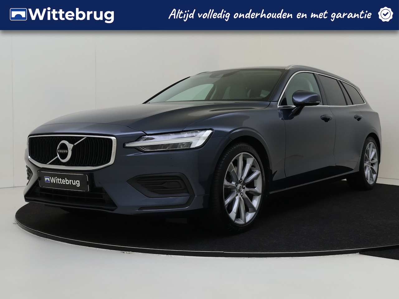 Volvo V60 - 2.0 T4 Momentum Pro 190 pk Automaat | Navigatie | Trekhaak | Leder | Climate Control - AutoWereld.nl