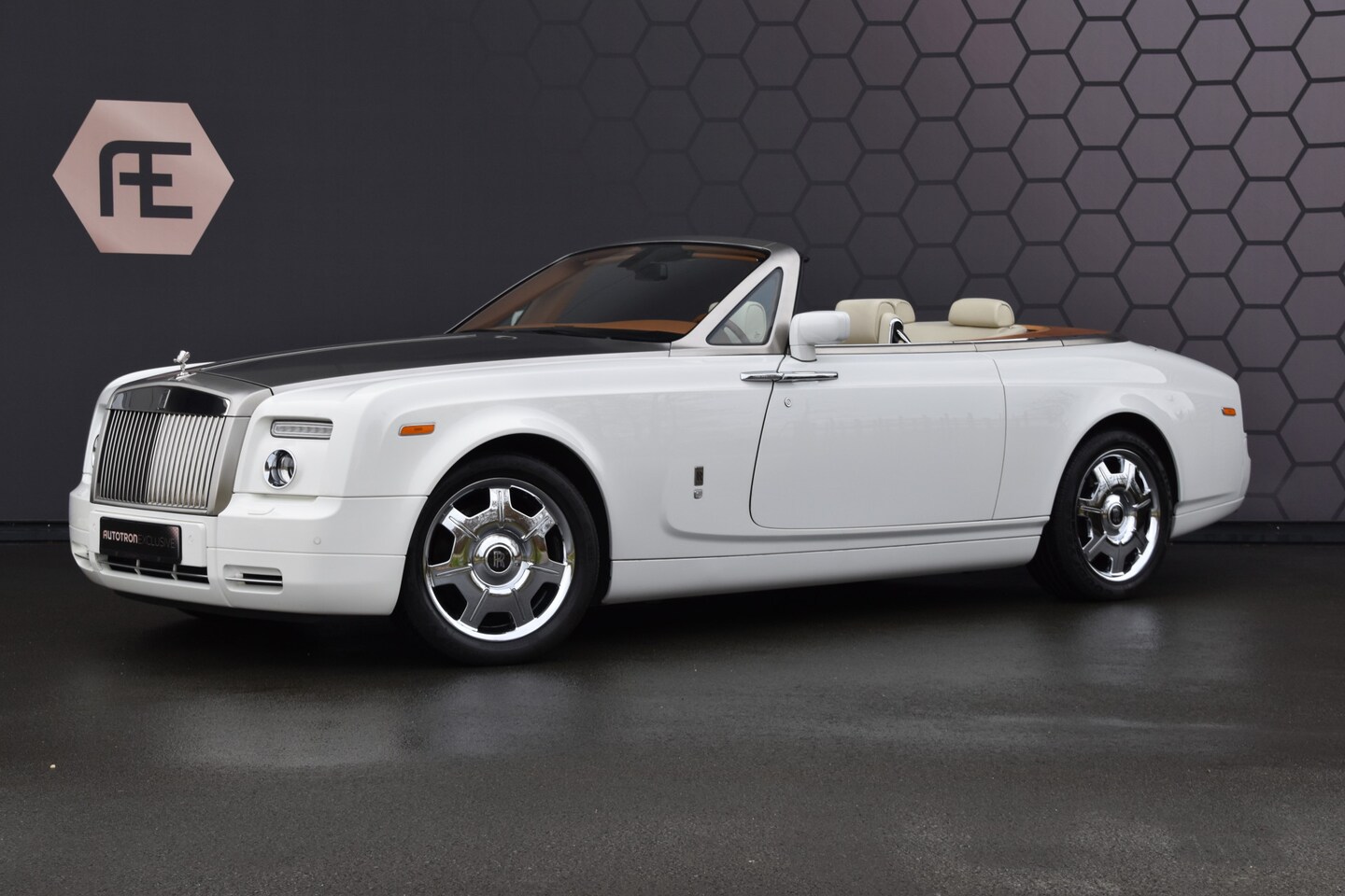 Rolls-Royce Phantom - Drophead Coupé 6.7 V12 | TEAK DECKING | LUCHTVERING | YOUNGTIMER | ETC. - AutoWereld.nl