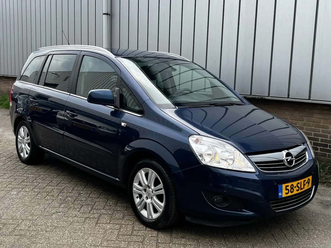 Opel Zafira - 1.8 Cosmo - met defect - AutoWereld.nl