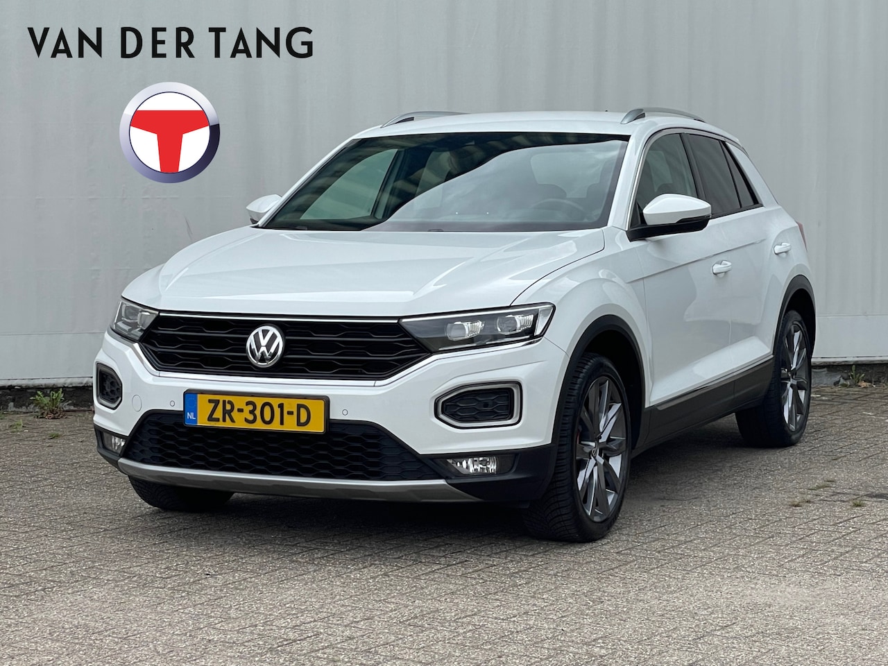 Volkswagen T-Roc - 1.5 TSI Sport +/ DSG / Virtual cockpit / Ad.cruise - AutoWereld.nl