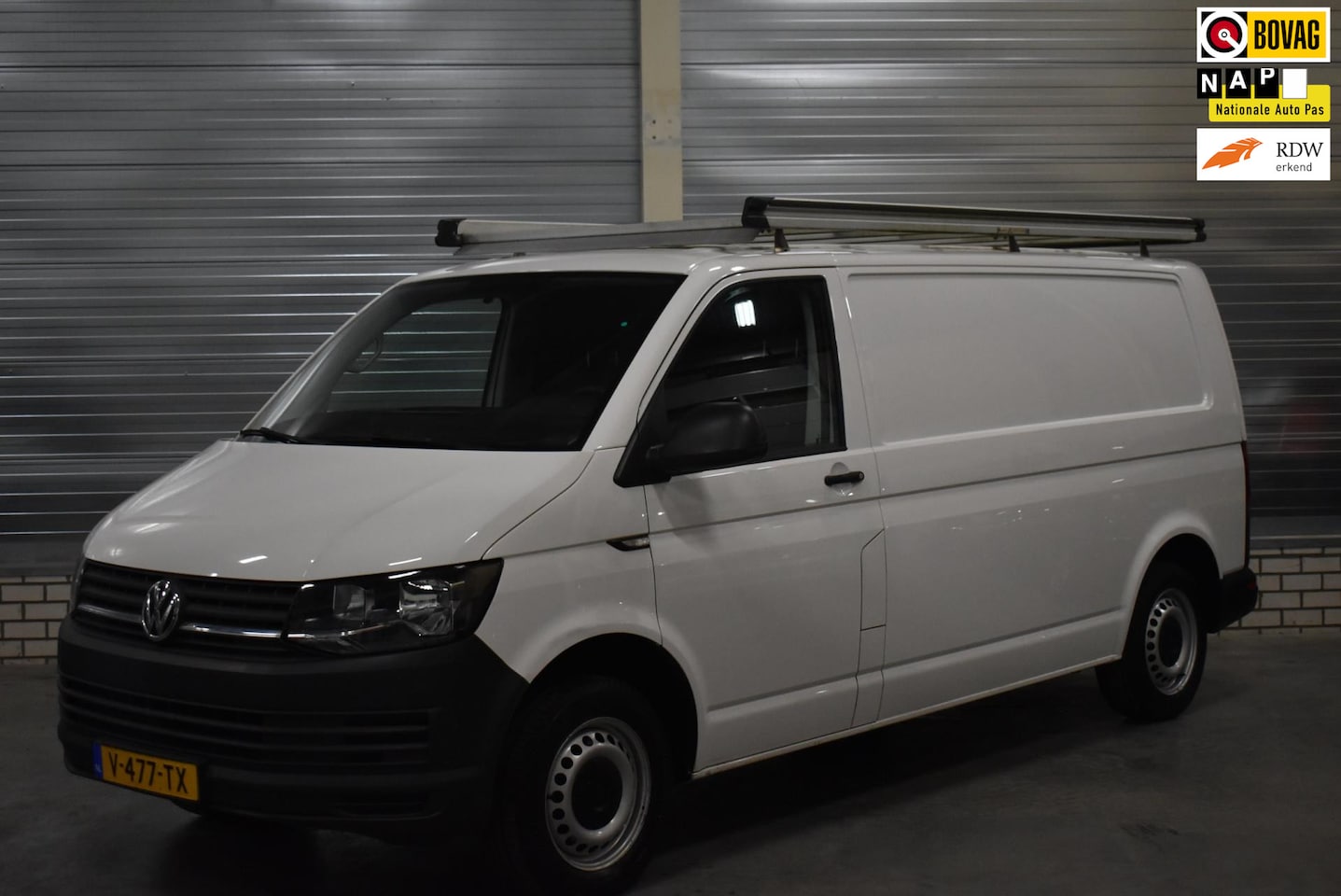 Volkswagen Transporter - 2.0 TDI L2 + Navigatie|DAB|Bluetooth|Apple Carplay|Airco|Trekhaak|Imprial| - AutoWereld.nl