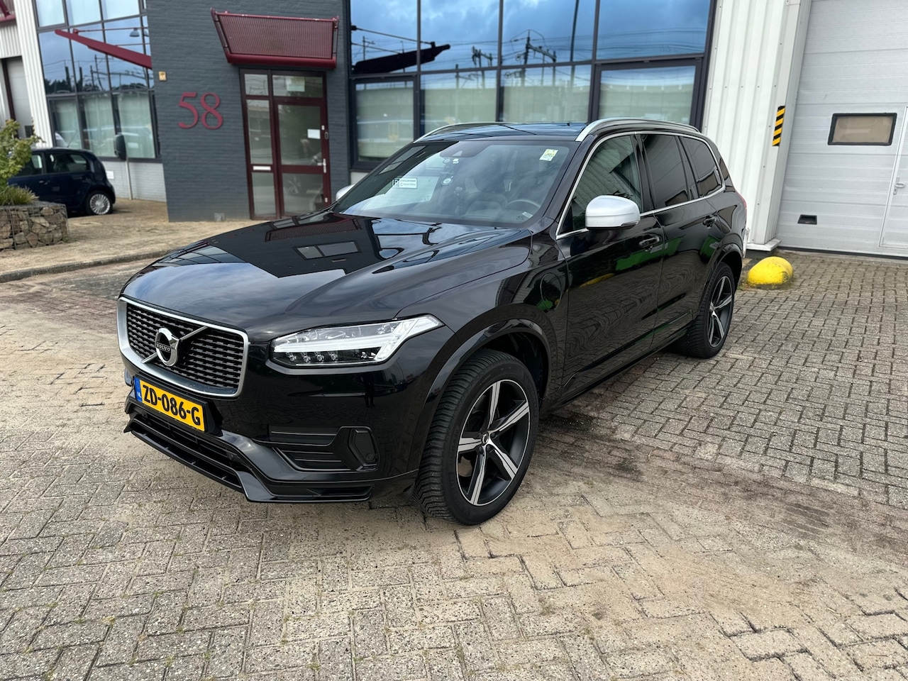 Volvo XC90 - 2.0 T8 Twin Engine AWD R-Design 2.0 T8 Twin Engine AWD R-Design - AutoWereld.nl