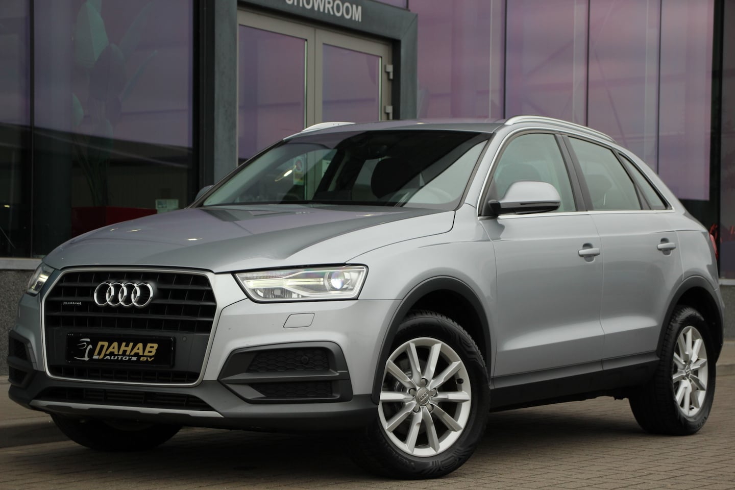 Audi Q3 - 2.0 TFSI quattro Sport 180PK | Standkachel | Xenon - AutoWereld.nl