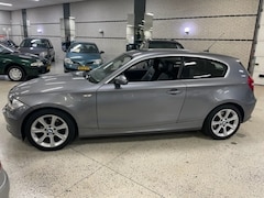 BMW 1-serie - 118I CLIMATRONIC / LEDER / CRUISECONTROL / AUX / BLUETOOTH