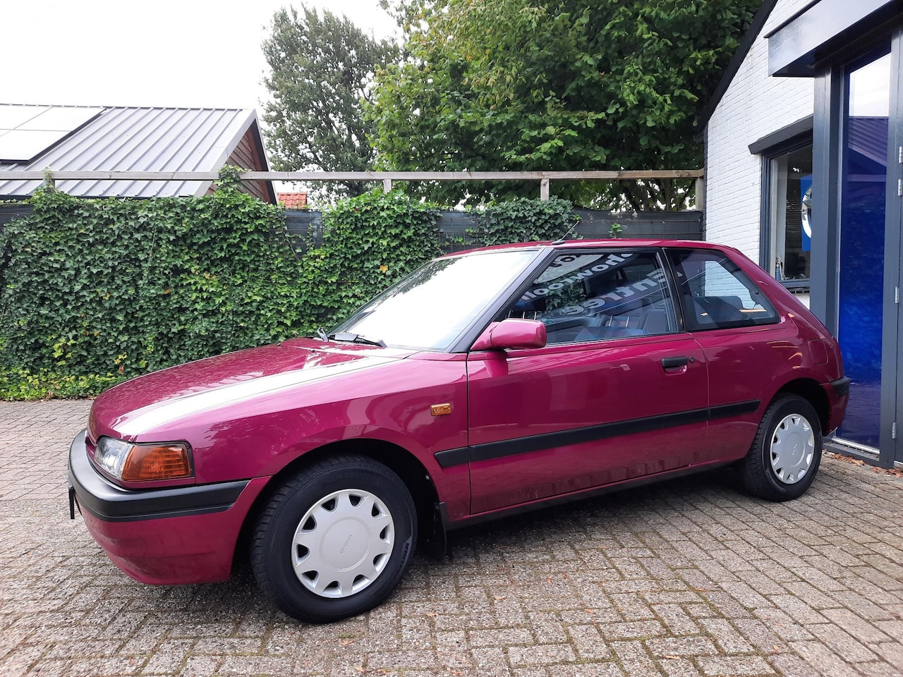 Mazda 323 - 1.3i Altis Unieke auto! - AutoWereld.nl