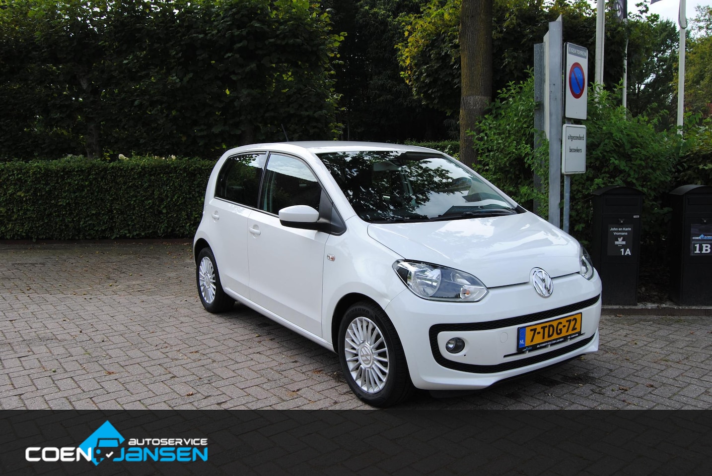 Volkswagen Up! - 1.0 high up! BlueMotion Navigatie, Leer, - AutoWereld.nl