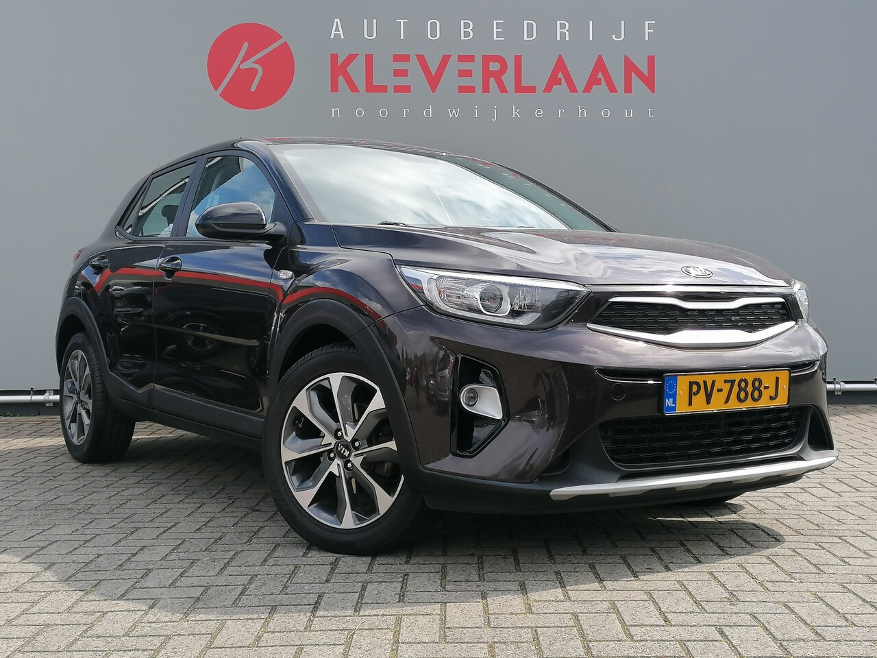 Kia Stonic - 1.0 T-GDi ComfortPlusLine Navigator | CAMERA | NAVI | AIRCO | - AutoWereld.nl